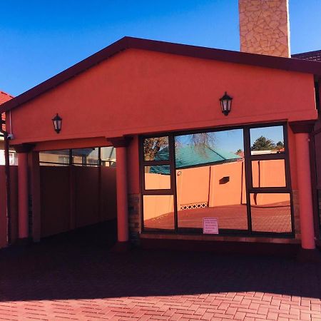Forever Comfy Bed Bed and Breakfast Vanderbijlpark Exteriör bild